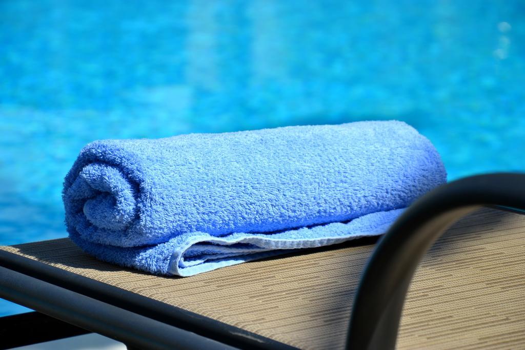 Zephyros Hotel Kamári エクステリア 写真