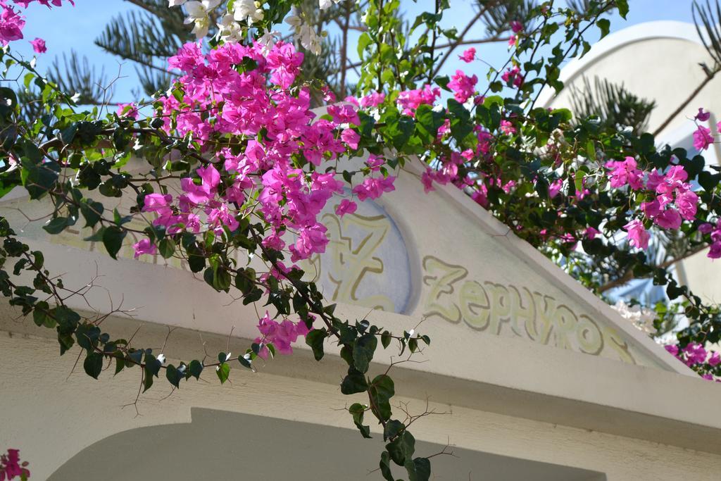 Zephyros Hotel Kamári エクステリア 写真