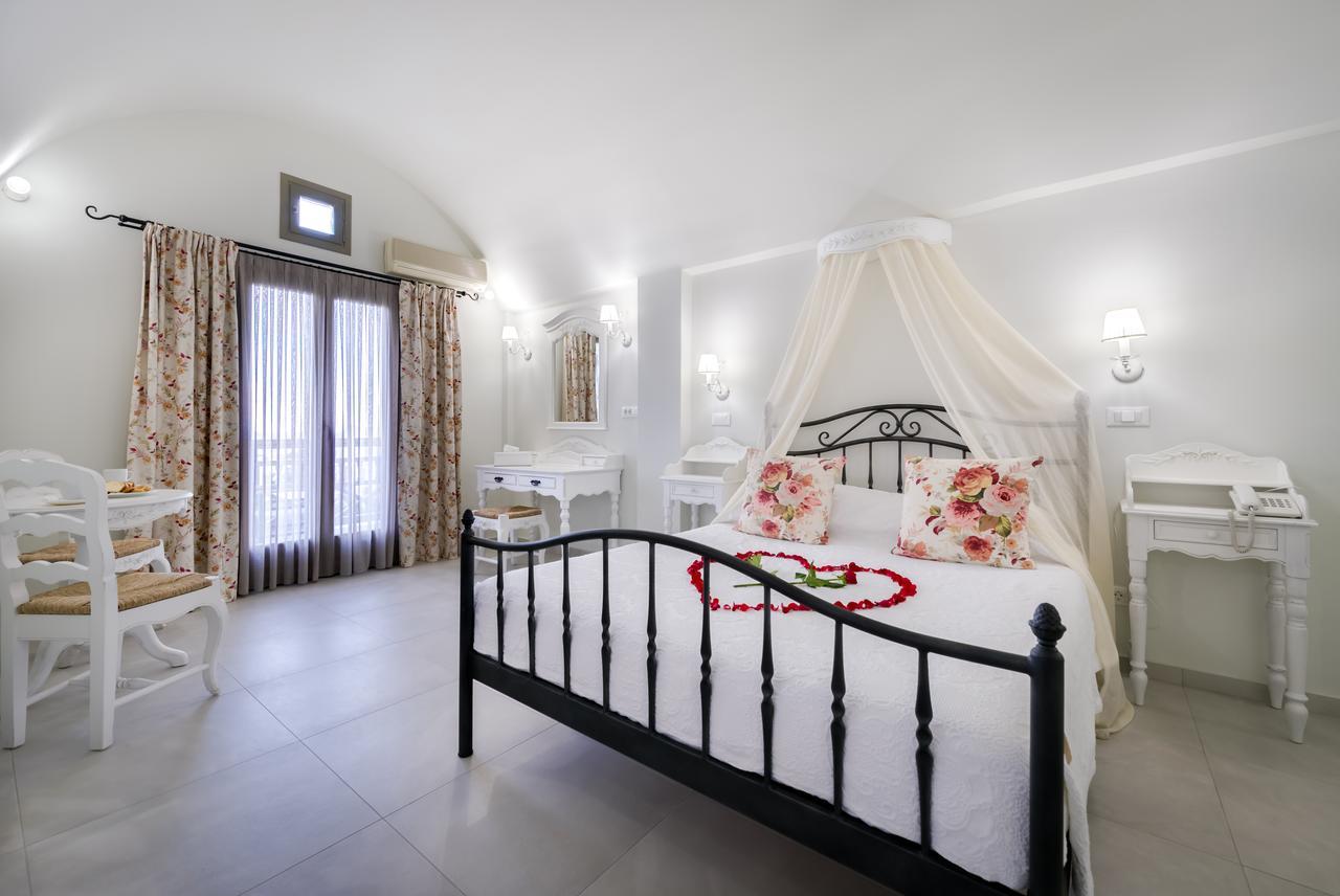 Zephyros Hotel Kamári エクステリア 写真
