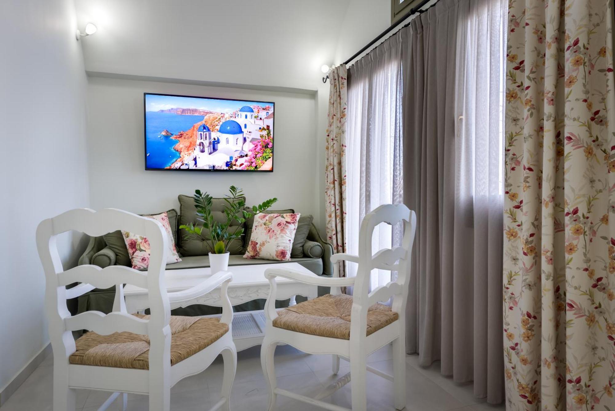 Zephyros Hotel Kamári エクステリア 写真
